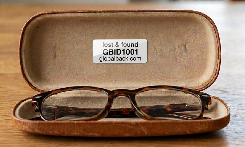 Glasses case with GBID